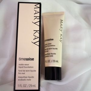 MARY KAY Timewise Matte-wear Liquid Foundation